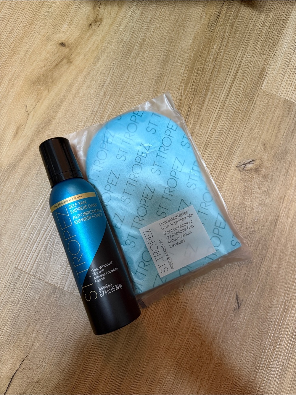 St. Tropez Self Tan Express Dark Mousse with Applicator Mitt